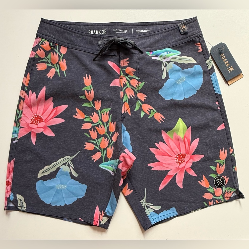 Roark Mens “The Passage” Sierra Madre 18” Boardshorts - Size 28
